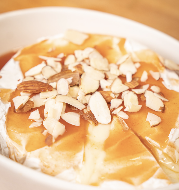 antipastos para mamá: camembert con mermelada